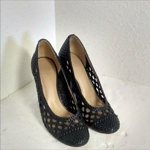 Reposh.. Tory Burch Grove pump with block heel.